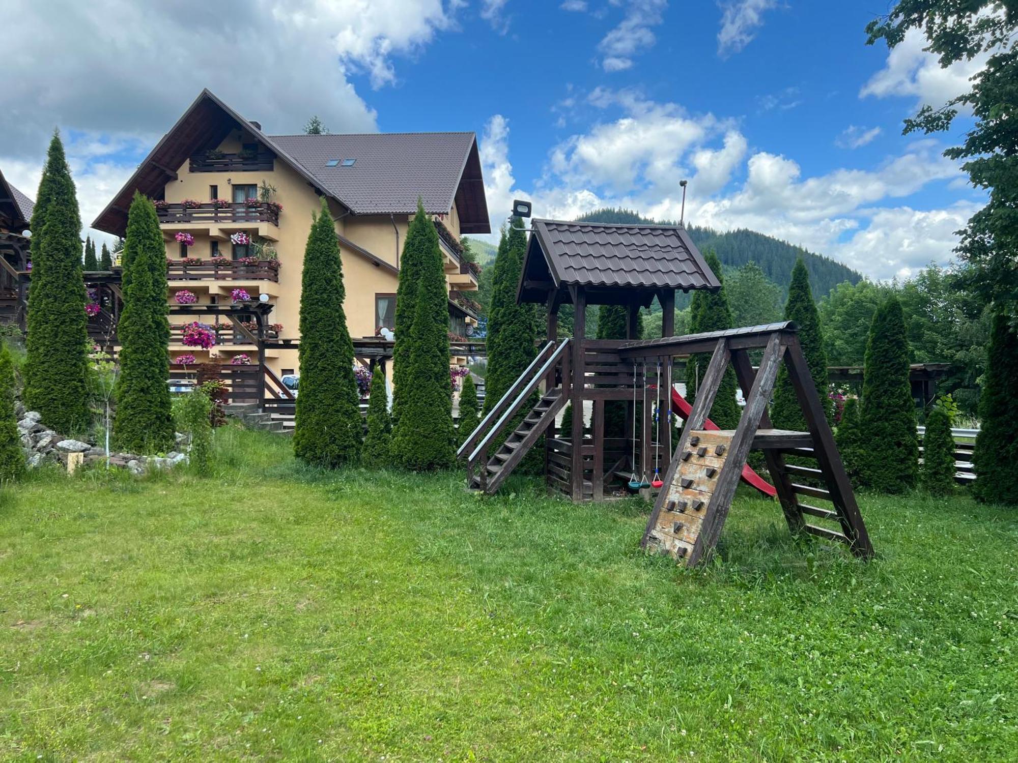 Pensiunea Vranis Sadova  Esterno foto